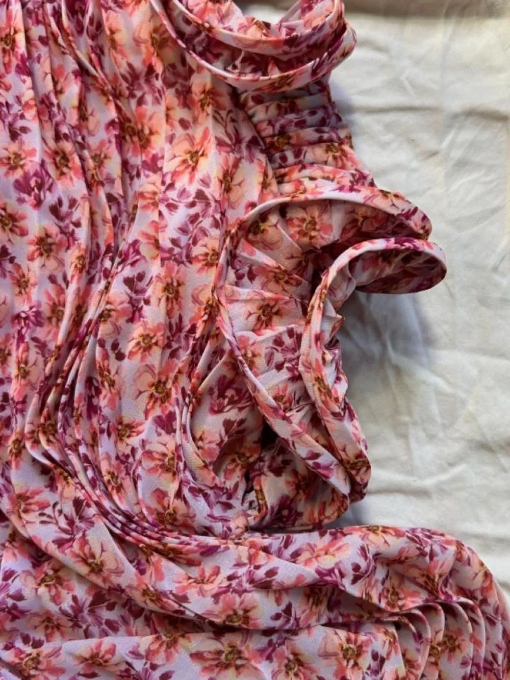 AMUR ruffled halter